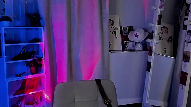 Sahara Shields online show from November 15, 10:19 am