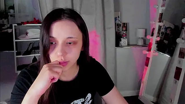 Sahara Shields online show from March 24, 9:20 am