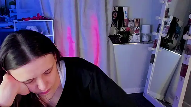 Sahara Shields online show from March 13, 9:14 am