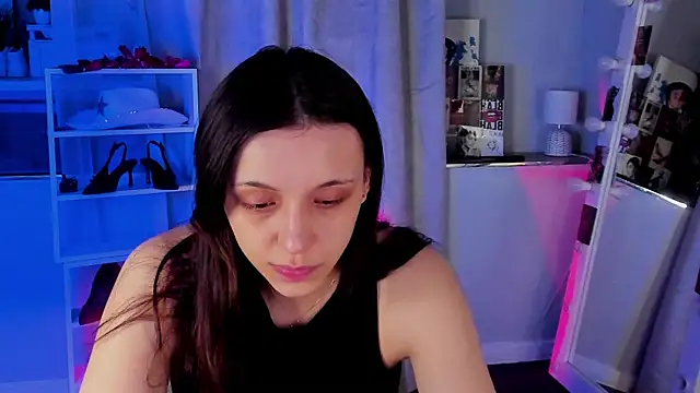 Sahara Shields online show from April 2, 9:38 am