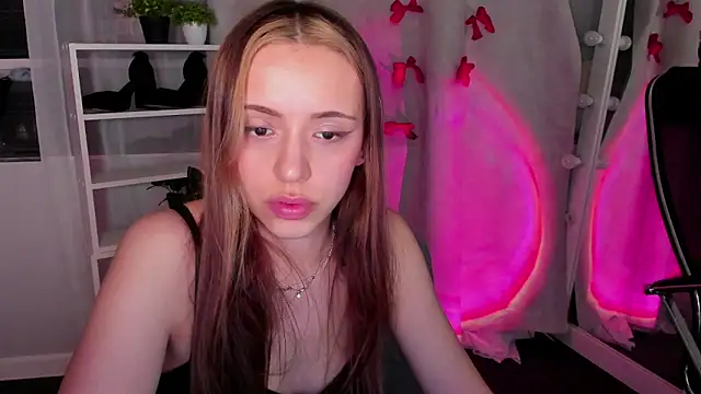 Sahara Shields online show from February 25, 4:35 pm