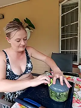 Vintasia online show from December 20, 10:29 am