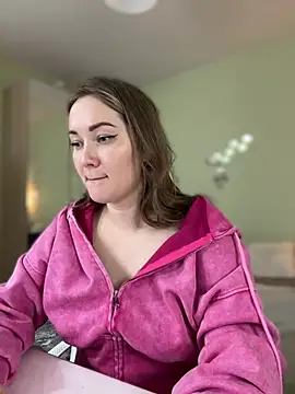 Snapshot of Kiss_My_Body chatting on February 18, 7:09 pm Kiss My Body online show from February 18, 7:09 pm