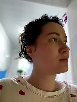 Snapshot of Kiss_My_Body chatting on October 16, 9:39 am Kiss My Body online show from October 16, 9:39 am