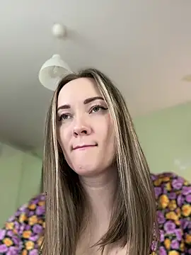 Snapshot of Kiss_My_Body chatting on February 14, 2:33 pm Kiss My Body online show from February 14, 2:33 pm