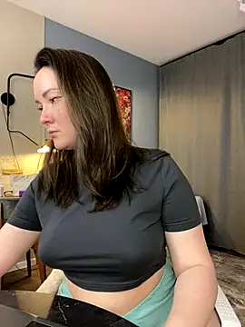 Snapshot of Kiss_My_Body chatting on September 10, 7:57 pm Kiss My Body online show from September 10, 7:57 pm