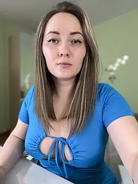 Snapshot of Kiss_My_Body chatting on March 3, 2:39 pm Kiss My Body online show from March 3, 2:39 pm