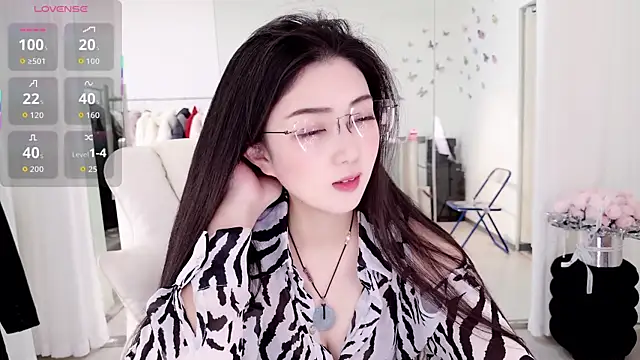 miaomiao-777 online show from February 5, 4:41 am