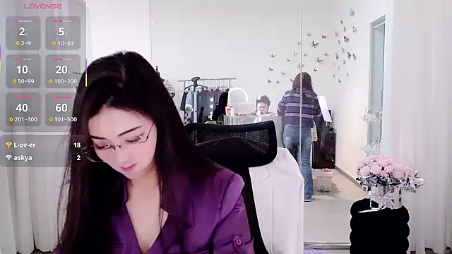 Snapshot of miaomiao-777 chatting on May 8, 11:19 pm miaomiao-777 online show from May 8, 11:19 pm