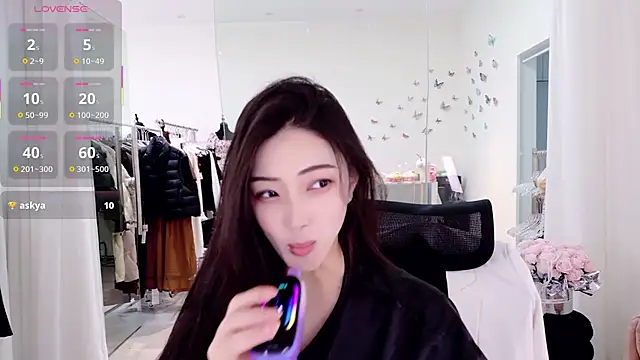 Snapshot of miaomiao-777 chatting on May 5, 11:19 pm miaomiao-777 online show from May 5, 11:19 pm