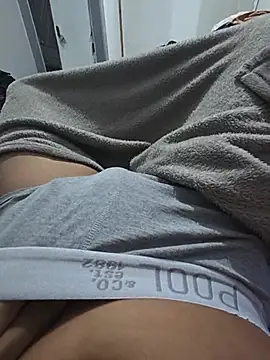 rodrigoalcantara online show from May 27, 1:15 am