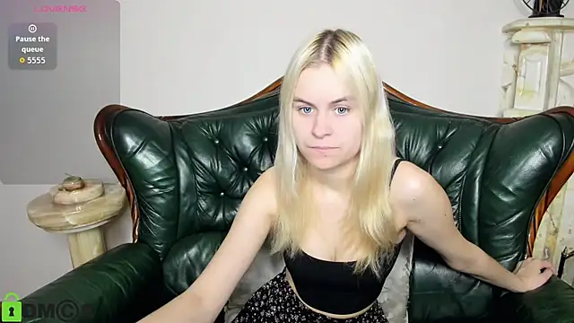 HillEva online show from November 9, 8:24 pm