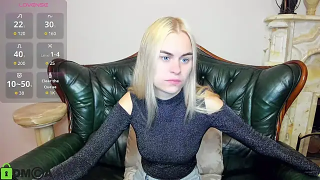 Snapshot of HillEva chatting on September 12, 7:35 pm HillEva online show from September 12, 7:35 pm