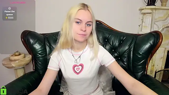 HillEva online show from October 25, 7:07 am