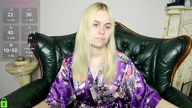 HillEva online show from November 8, 8:34 pm