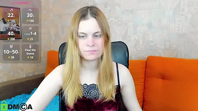 Snapshot of HillEva chatting on March 3, 4:43 am HillEva online show from March 3, 4:43 am