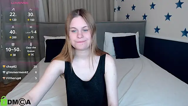 Snapshot of HillEva chatting on March 6, 11:53 pm HillEva online show from March 6, 11:53 pm