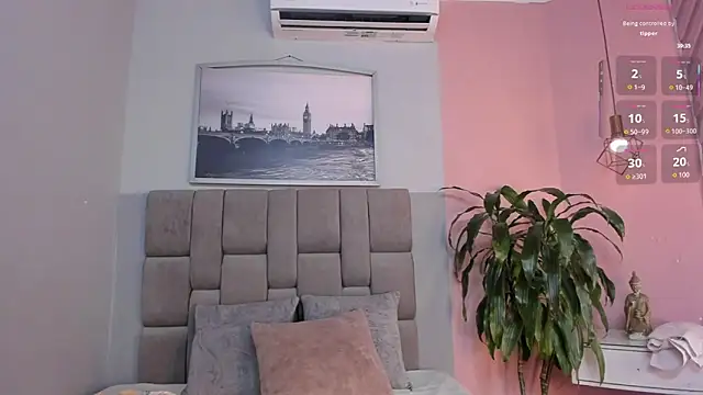 Snapshot of janna_lopez_ chatting on November 4, 11:03 am janna lopez online show from November 4, 11:03 am