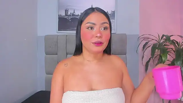 Snapshot of janna_lopez_ chatting on December 17, 12:10 pm janna lopez online show from December 17, 12:10 pm