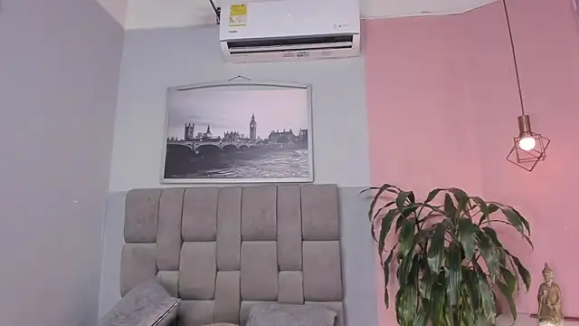 Snapshot of janna_lopez_ chatting on November 11, 11:16 am janna lopez online show from November 11, 11:16 am