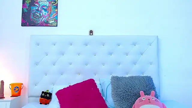 littleslut1 online show from October 15, 8:39 pm
