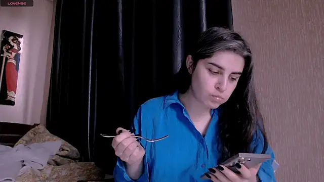 Snapshot of _Roselina_ chatting on February 19, 8:12 am Roselina online show from February 19, 8:12 am