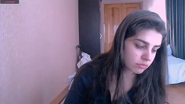 Snapshot of _Roselina_ chatting on March 11, 6:08 am Roselina online show from March 11, 6:08 am