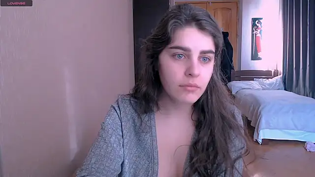 Snapshot of _Roselina_ chatting on February 28, 6:21 am Roselina online show from February 28, 6:21 am