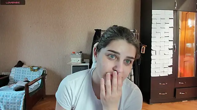  Roselina  online show from May 19, 1:51 pm