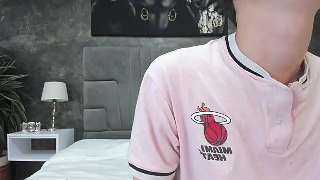 Snapshot of bruce_hans chatting on November 7, 2:10 pm bruce hans online show from November 7, 2:10 pm