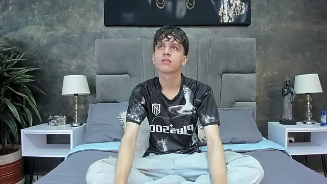 Snapshot of bruce_hans chatting on October 22, 11:42 am bruce hans online show from October 22, 11:42 am