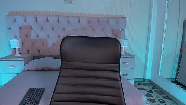 MattThompsonn online show from February 10, 11:26 pm