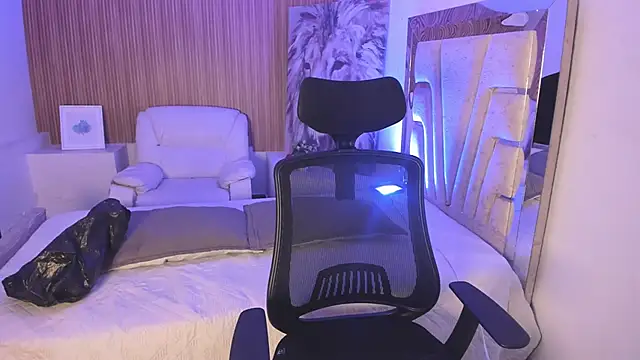 Snapshot of MattThompsonn chatting on November 25, 9:04 pm MattThompsonn online show from November 25, 9:04 pm