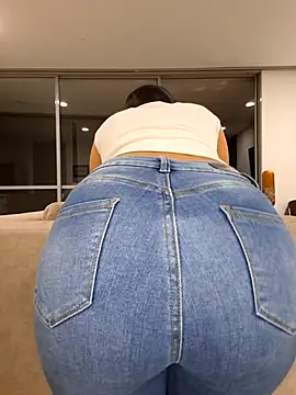 IslaBlaze online show from September 25, 2:28 am