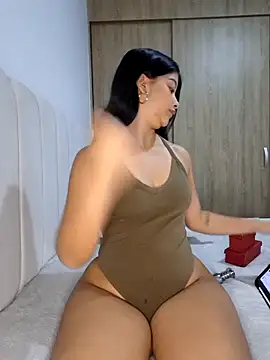 IslaBlaze online show from December 19, 2:37 am