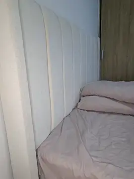 IslaBlaze online show from December 4, 1:37 am