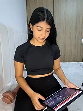 IslaBlaze online show from December 14, 10:48 pm