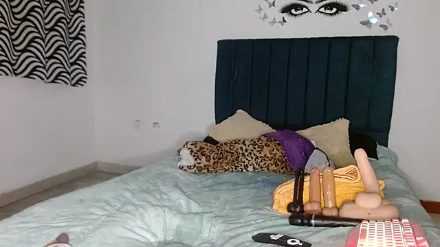 Snapshot of Keyler_True18 chatting on October 24, 1:26 am Keyler True18 online show from October 24, 1:26 am