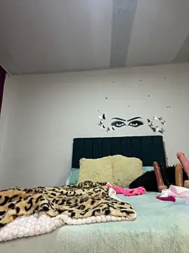 Snapshot of Keyler_True18 chatting on February 28, 10:26 am Keyler True18 online show from February 28, 10:26 am