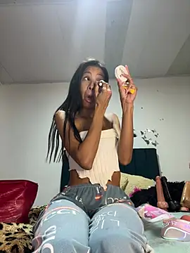 Snapshot of Keyler_True18 chatting on February 20, 10:28 am Keyler True18 online show from February 20, 10:28 am