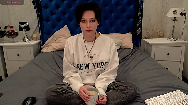 via mayer  online show from December 17, 7:52 pm