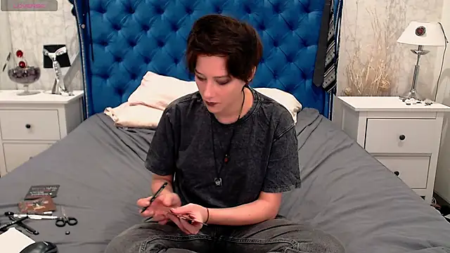 via mayer  online show from December 19, 10:01 pm