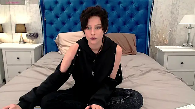 via mayer  online show from November 7, 10:09 am