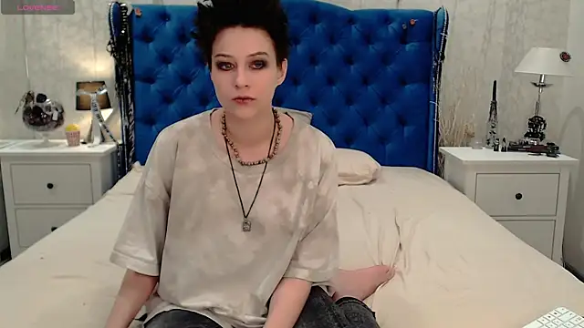 via mayer  online show from April 16, 9:04 pm