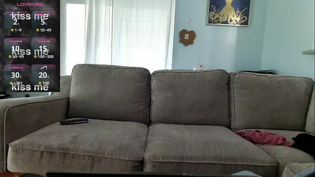 Snapshot of Hatgirl69 chatting on October 14, 2:39 pm Hatgirl69 online show from October 14, 2:39 pm