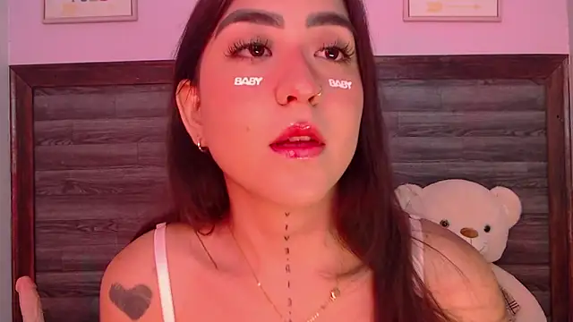 AdaaMillan online show from February 4, 8:04 pm