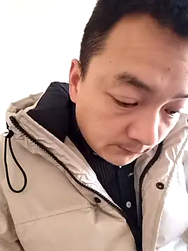 Snapshot of swg176 chatting on January 7, 6:18 am swg176 online show from January 7, 6:18 am