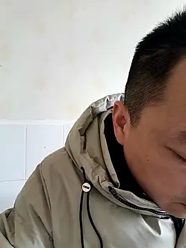 Snapshot of swg176 chatting on February 3, 4:21 am swg176 online show from February 3, 4:21 am