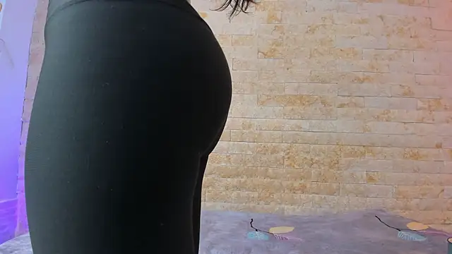 Snapshot of pocahontas_pow chatting on November 26, 11:54 am pocahontas pow online show from November 26, 11:54 am