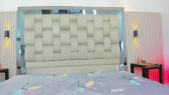 Snapshot of pocahontas_pow chatting on November 5, 12:08 pm pocahontas pow online show from November 5, 12:08 pm